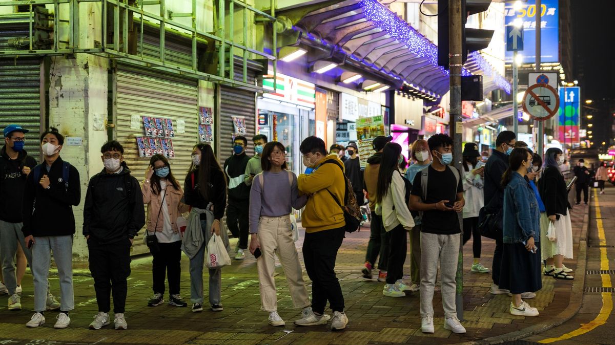 Hongkong čelí nedostatku potravin. Kvůli covidu chybí řidiči